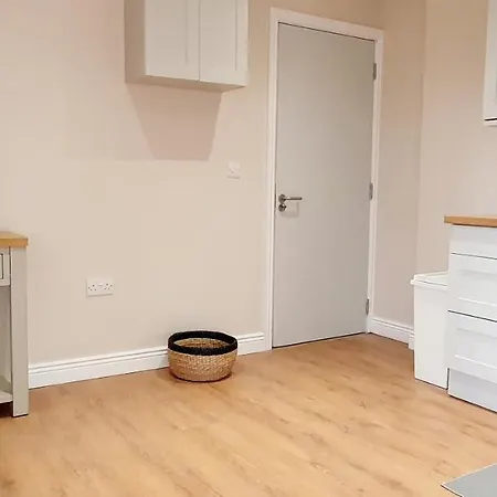 Apartment Riverside Marina Lanesborough