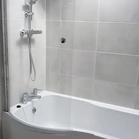 Riverside Marina * Lanesborough