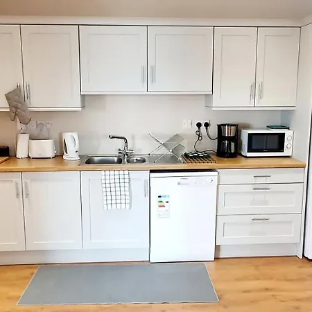 Riverside Marina * Lanesborough