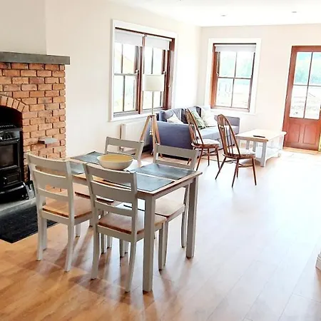 Riverside Marina * Lanesborough