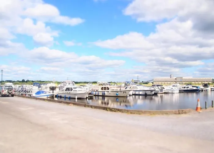 Riverside Marina Apartman Lanesborough