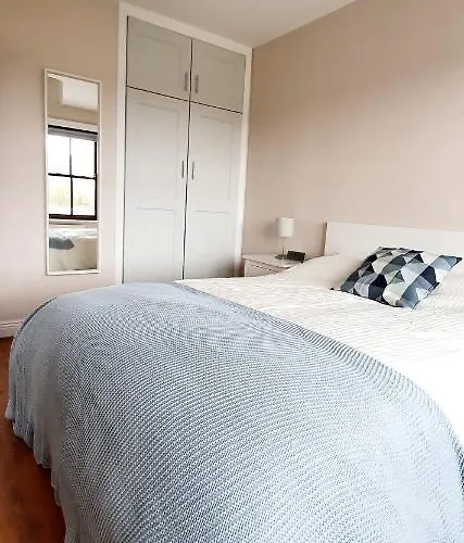 Riverside Marina Lanesborough