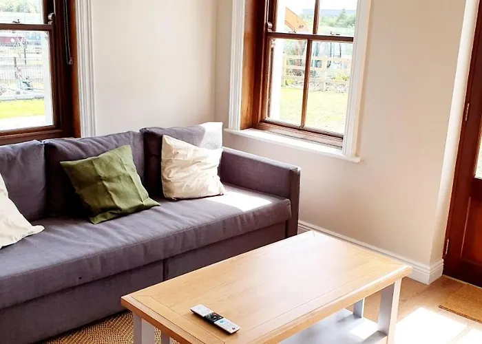 Riverside Marina * Lanesborough